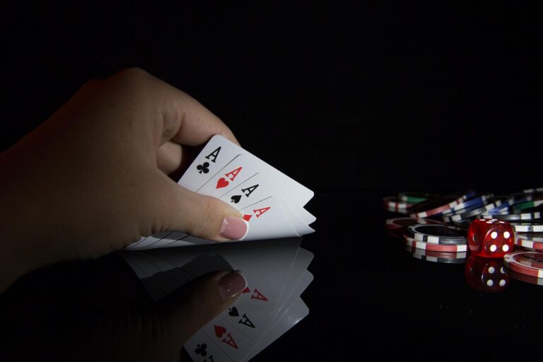 aces-6784543_1280