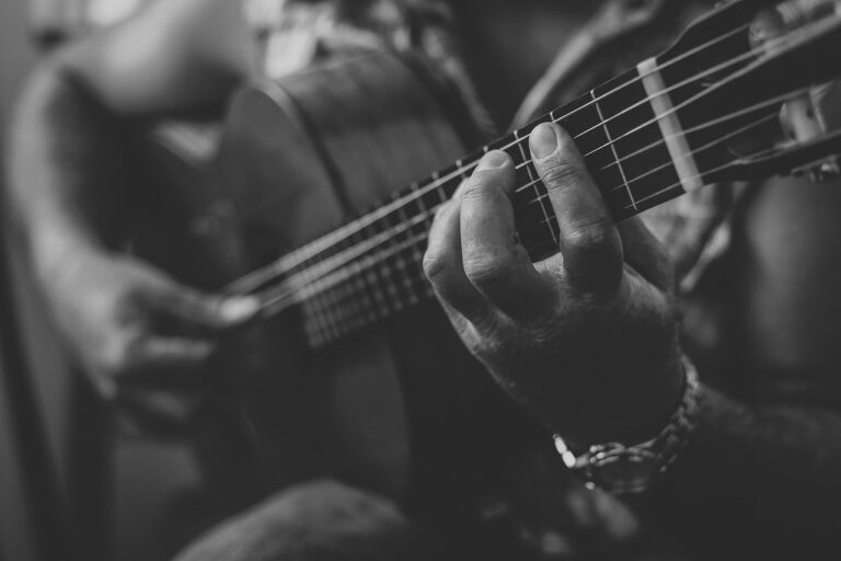 guitar-2428921_1280